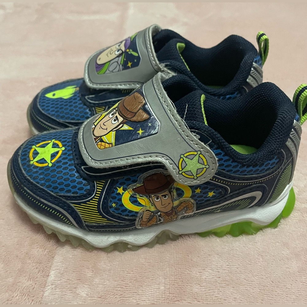 Disney Boy’s Toy Story shoes Light up blue size 9